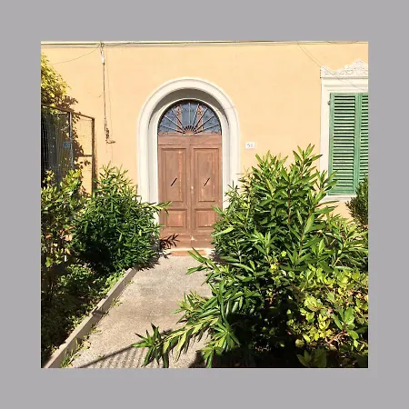 Le Cascine לינה וארוחת בוקר